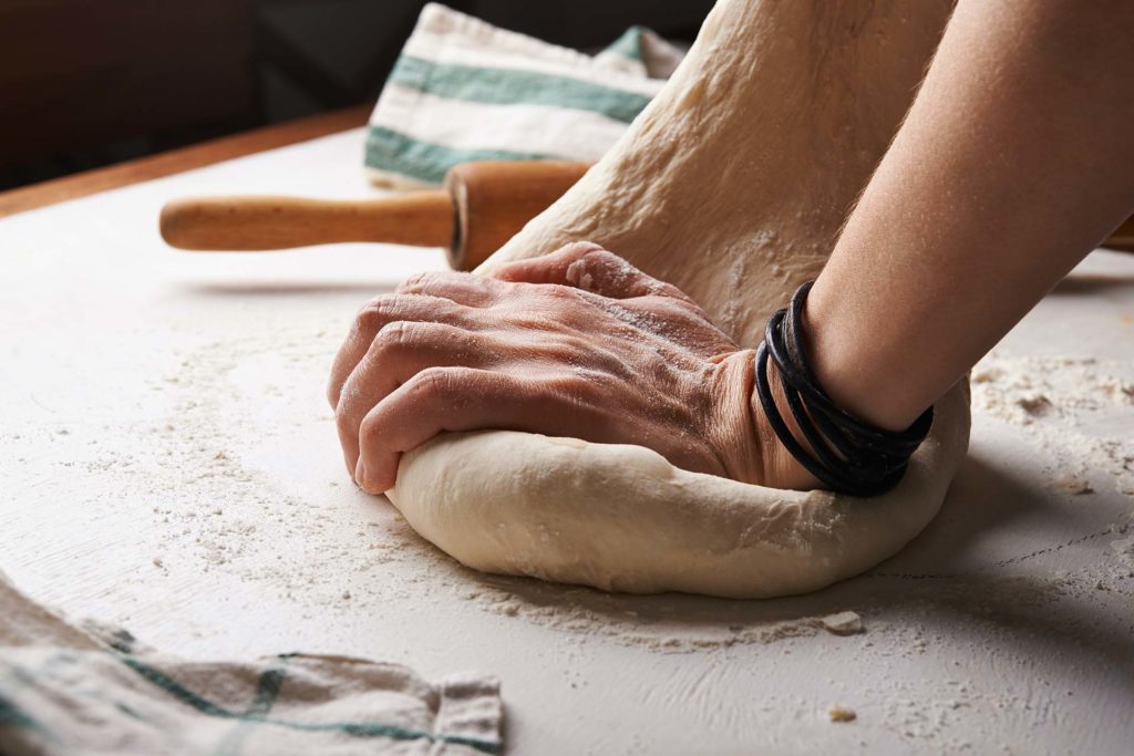 Faire de la pâte à pizza maison