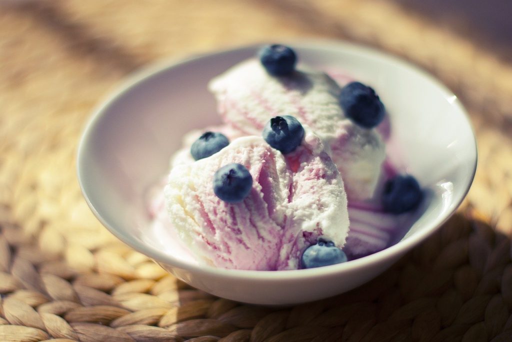 Glace sur une table