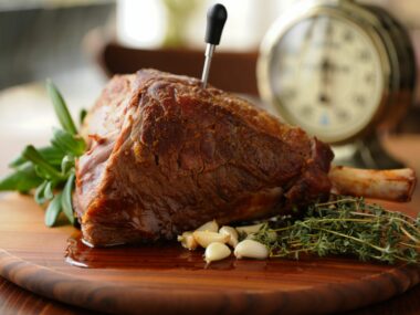Gigot d'agneau qui sort tout droit du four