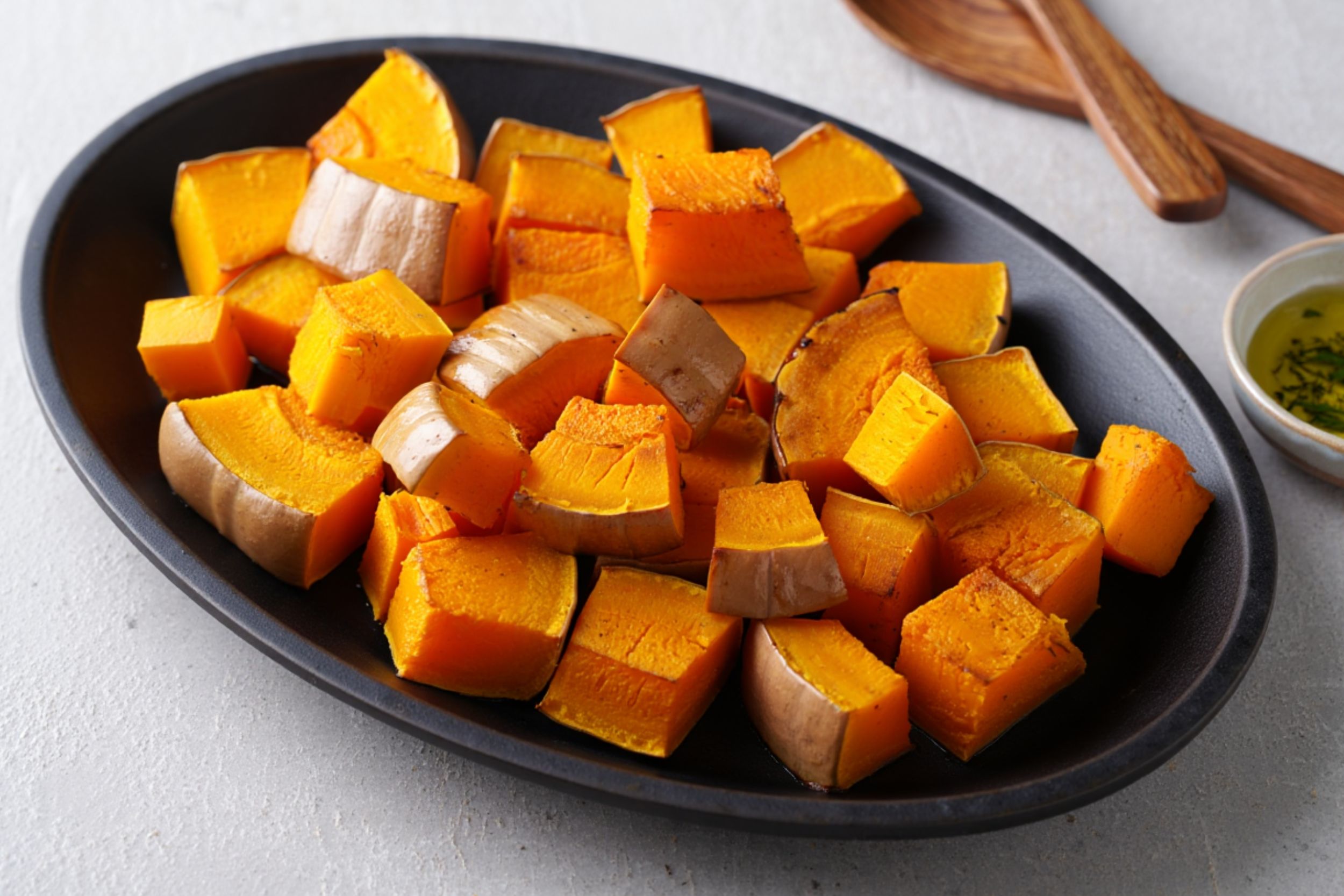 Assiette de butternut avec la peau